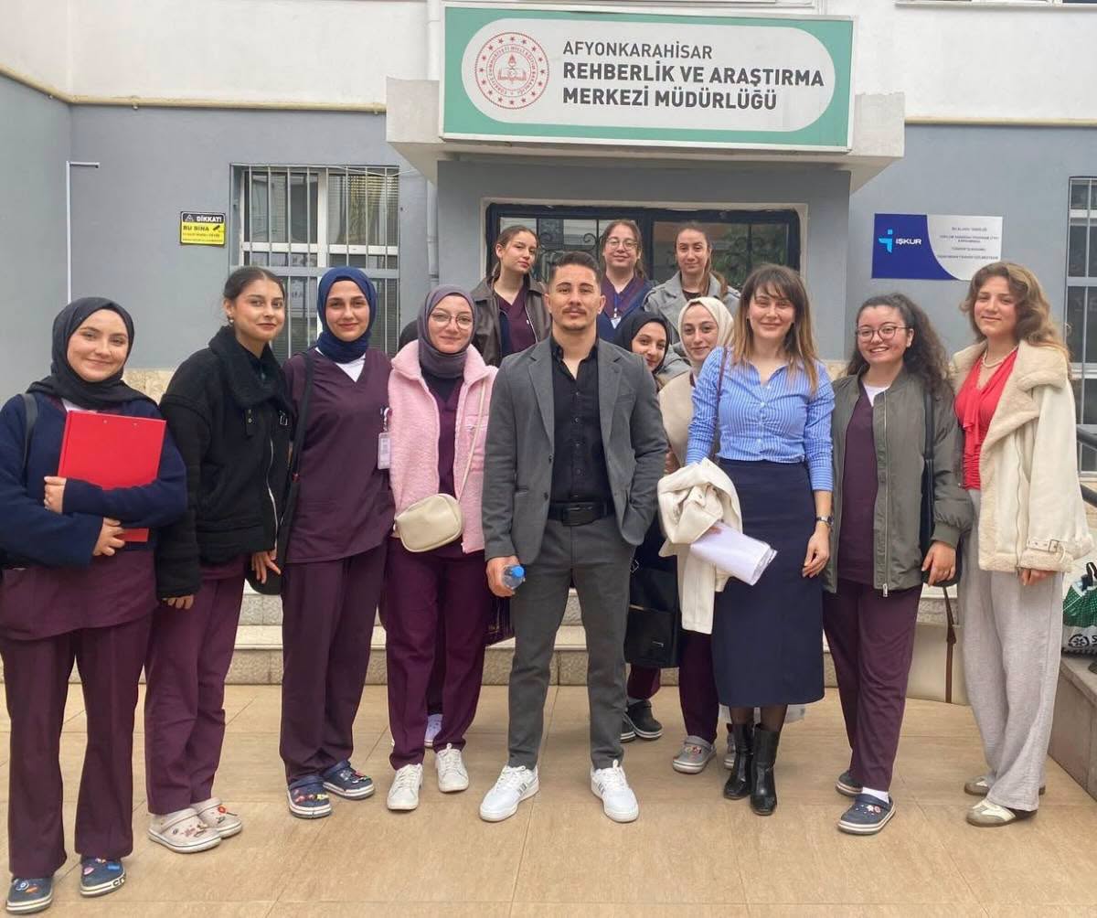 Öğrencilerden Bağımlılıkla Mücadele İçin Farkındalık Ziyareti