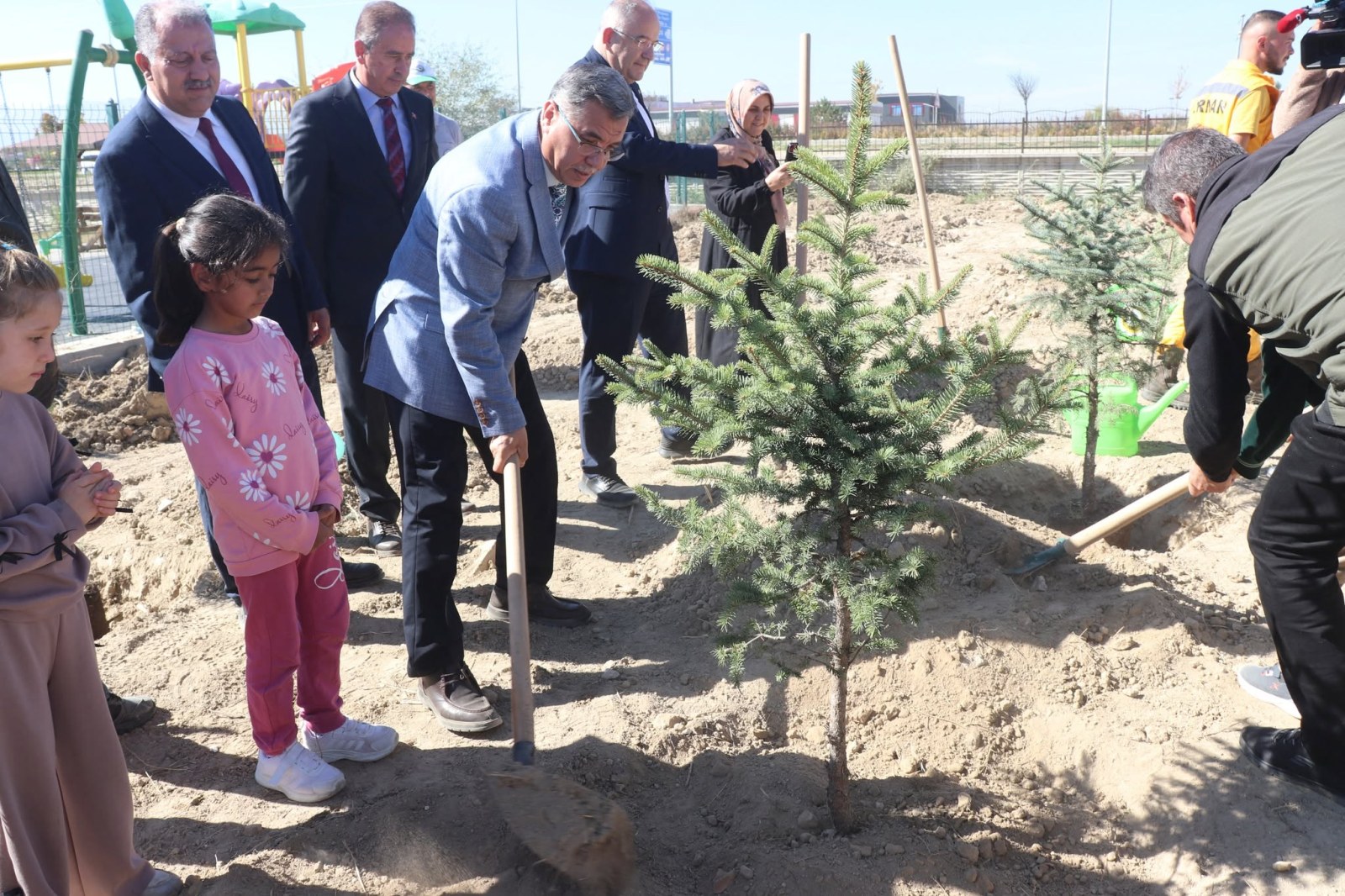 Geleceğe Nefes Olacak Fidanlar, Toprakla Buluştu