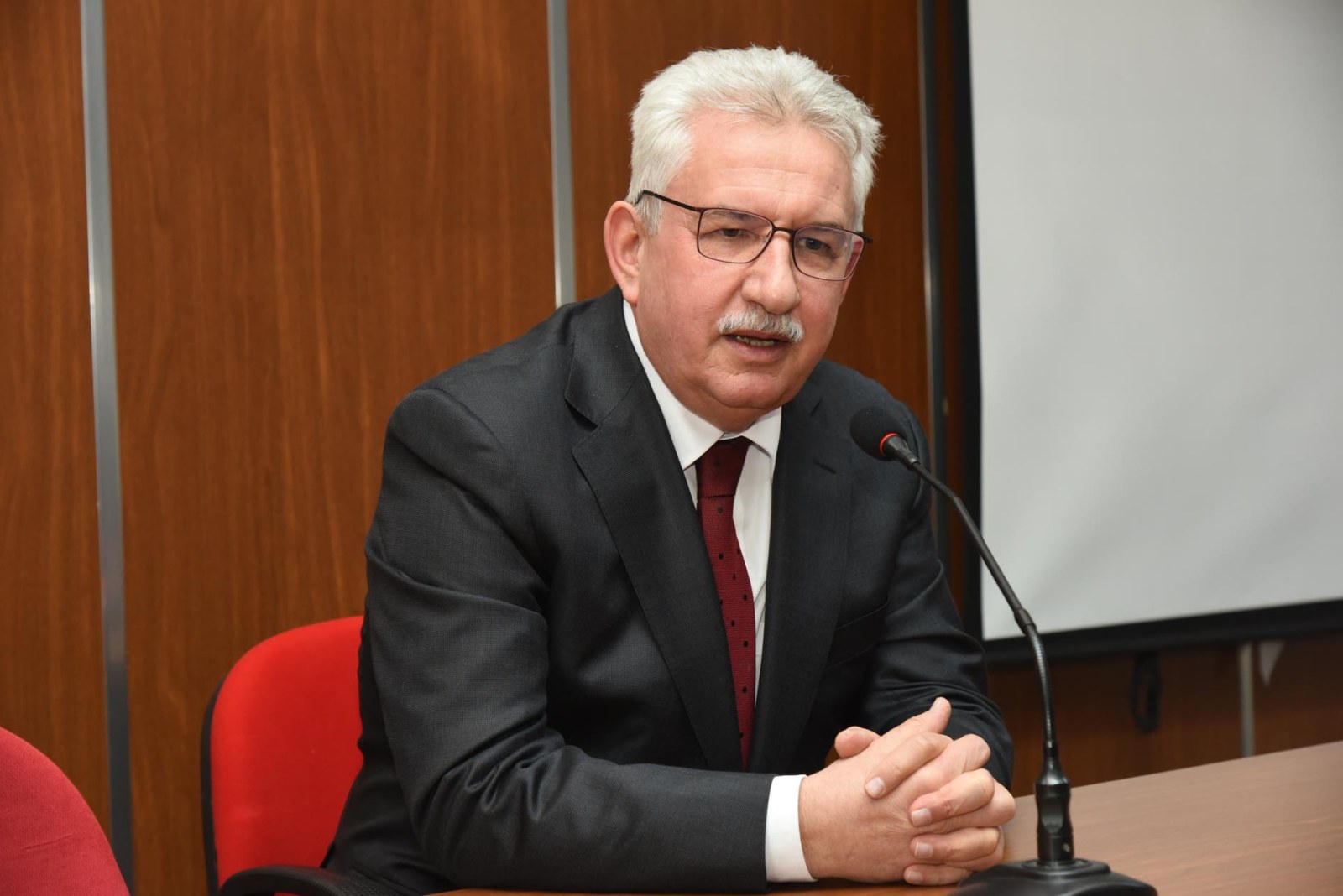 "Eğitimcinin İtibarı Korunmalı"