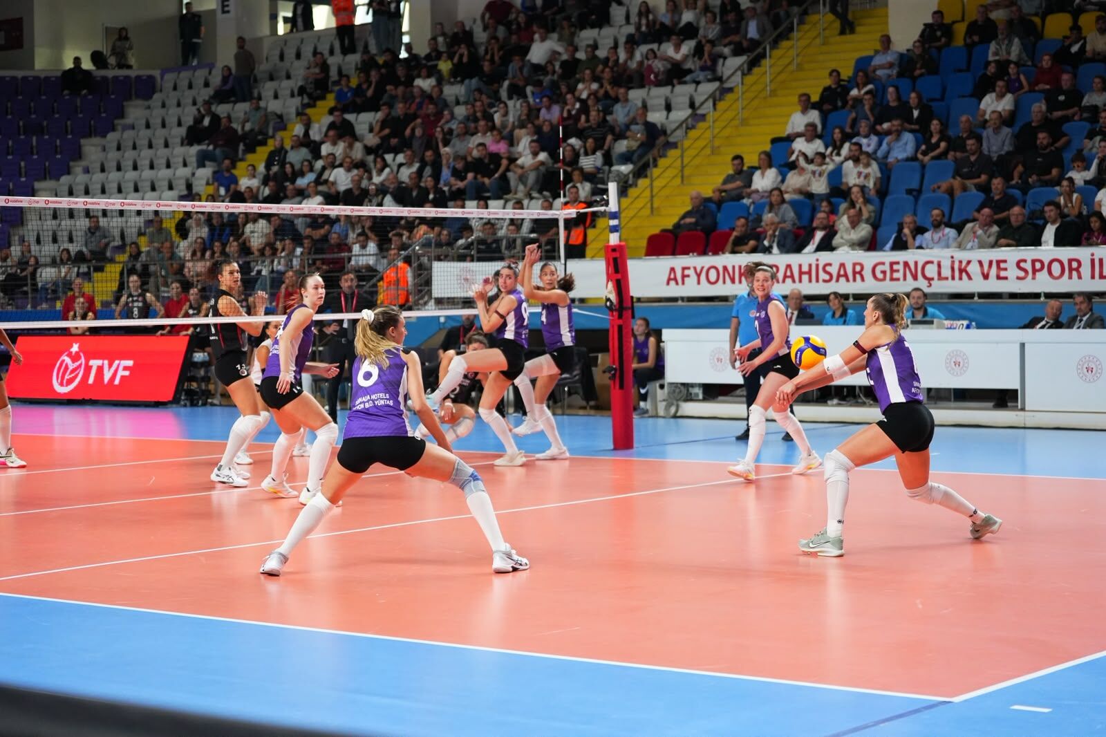 Afyon Belediye Yüntaş Rakibine 3-1 Yenildi