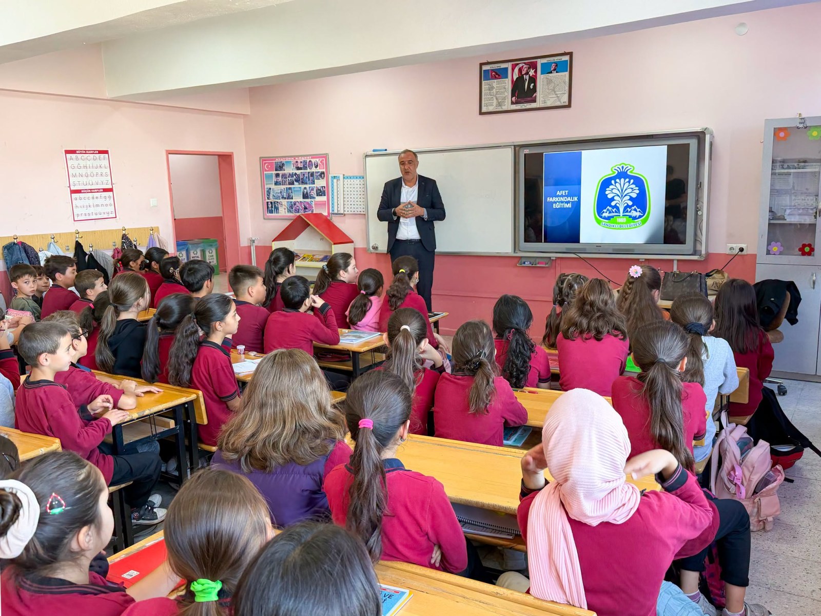 SANDIKLI’DA ÖĞRENCİLERE AFET BİLİNCİ VE YANGIN EĞİTİMİ VERİLDİ