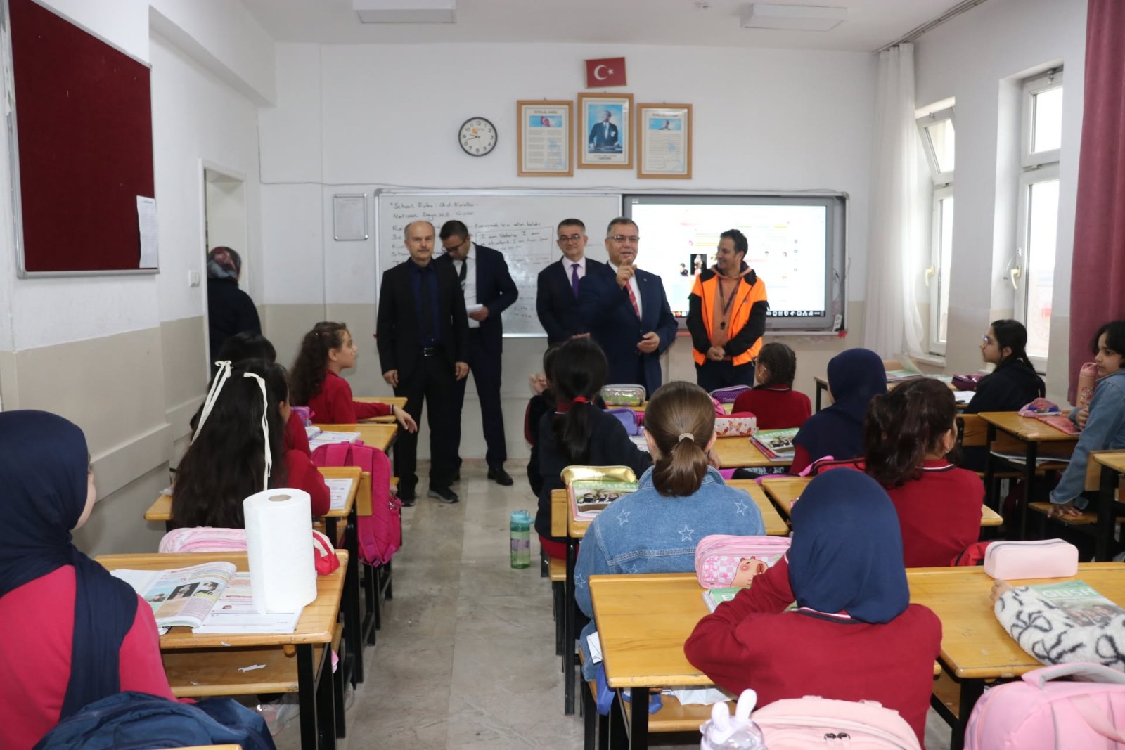 Altınkaynak, Öğrencilerle Buluştu