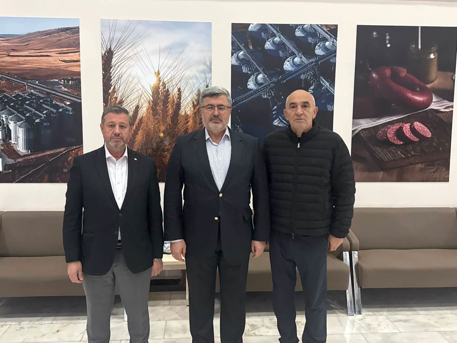 Özkaya, Mühsürler'i Tebrik Etti