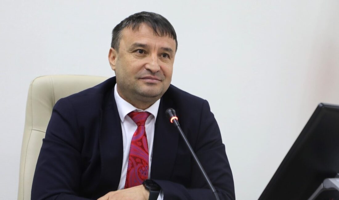 BAŞKAN KAHVECİ MUHTARLAR GÜNÜNÜ KUTLADI