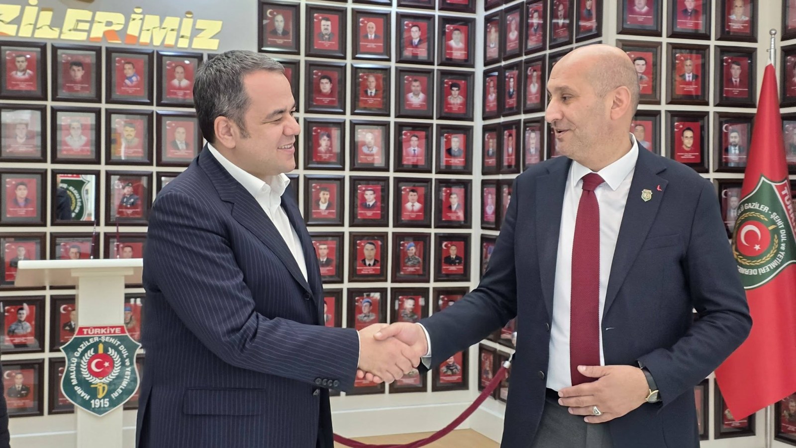 ARTUK’TAN AFYON ŞEHİT AİLELERİ VE GAZİLER DERNEĞİ’NE ZİYARET