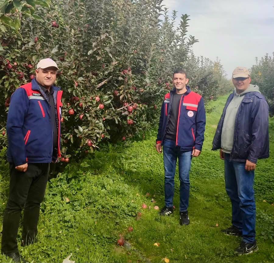 ÇEREZLİK KABAK ÇEKİRDEĞİ VE ELMA ÜRETİCİLERİNE ZİYARET