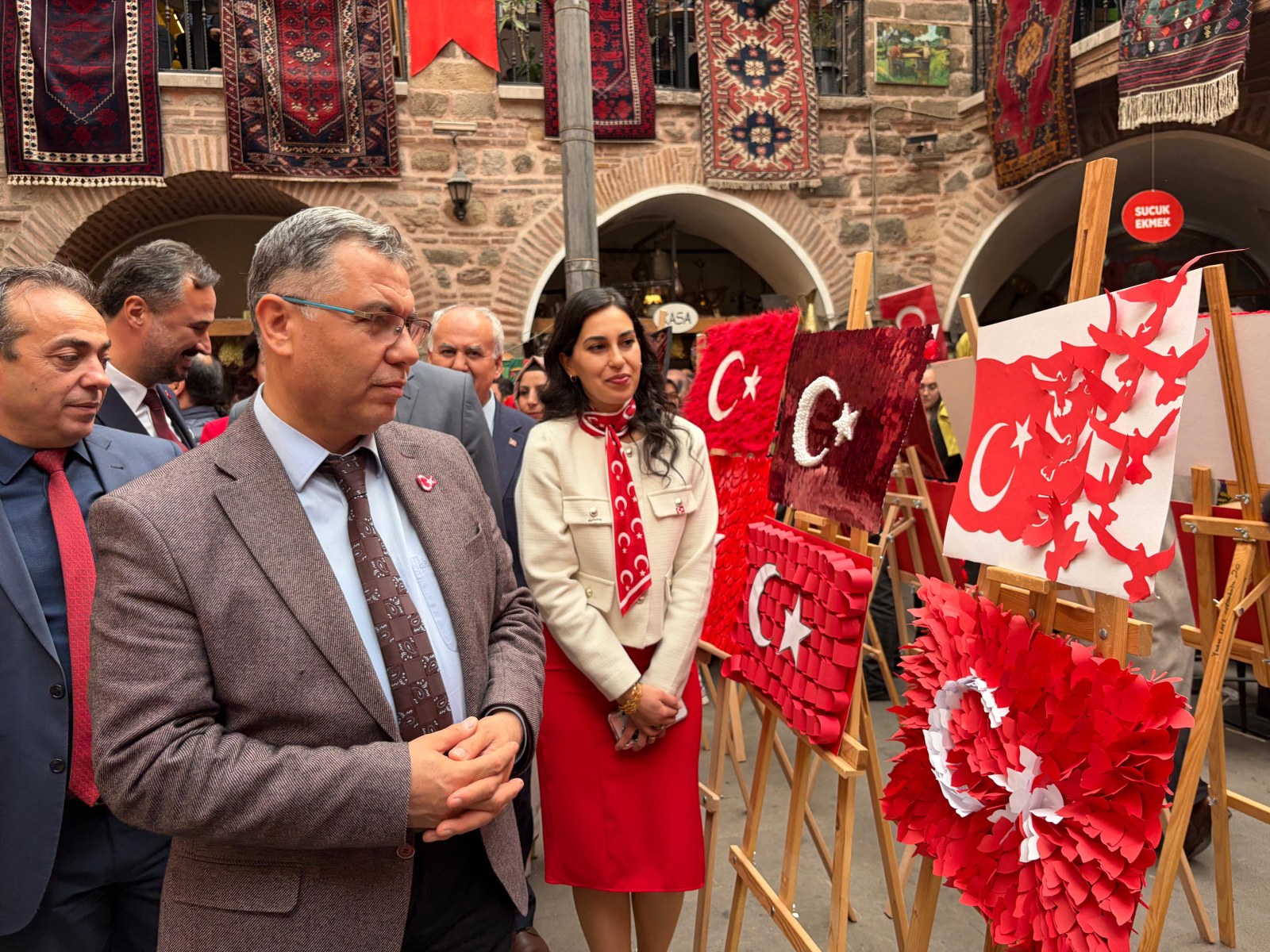 CUMHURİYET’İN 103. YILINA ÖZEL BAYRAK SERGİSİ DÜZENLENDİ